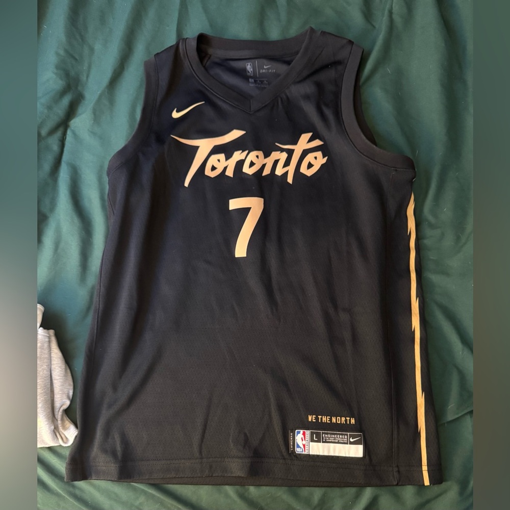 Child’s large Toronto Raptors Kyle Lowry Jersey